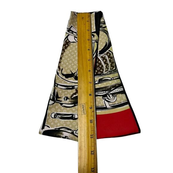 Louis Vuitton Bandeau Tribute Two Red Beige Silk Scarf W/Box - Picture 9 of 11